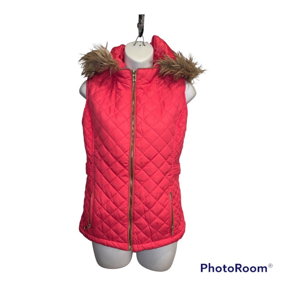 C’esttoi quilted Vest with detachable hood in a coral color. Size small